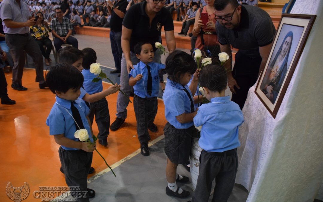 105 niños fueron presentados a la Madre Dolorosa