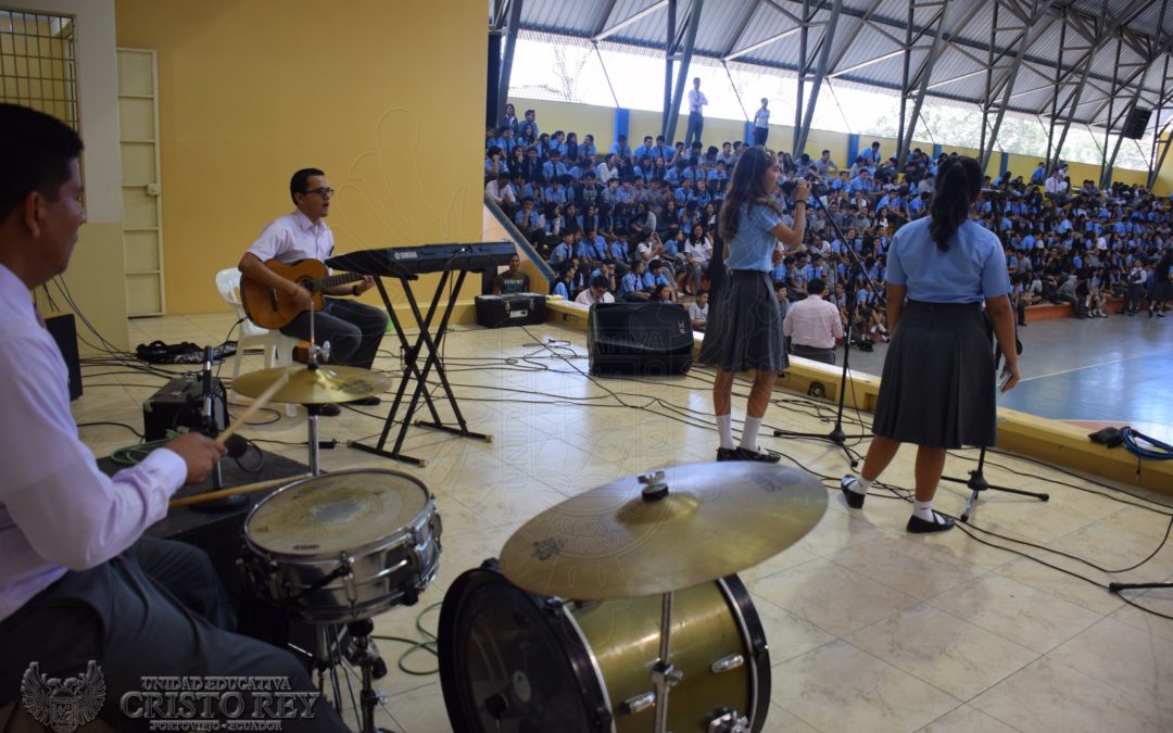 Estudiantes llenaron de ritmo el Coliseo de la Institución