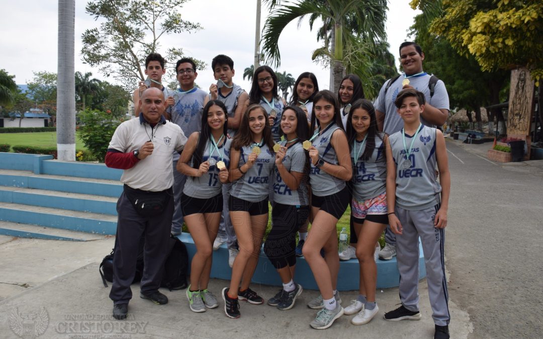 Cristo Rey con nuevas medallas